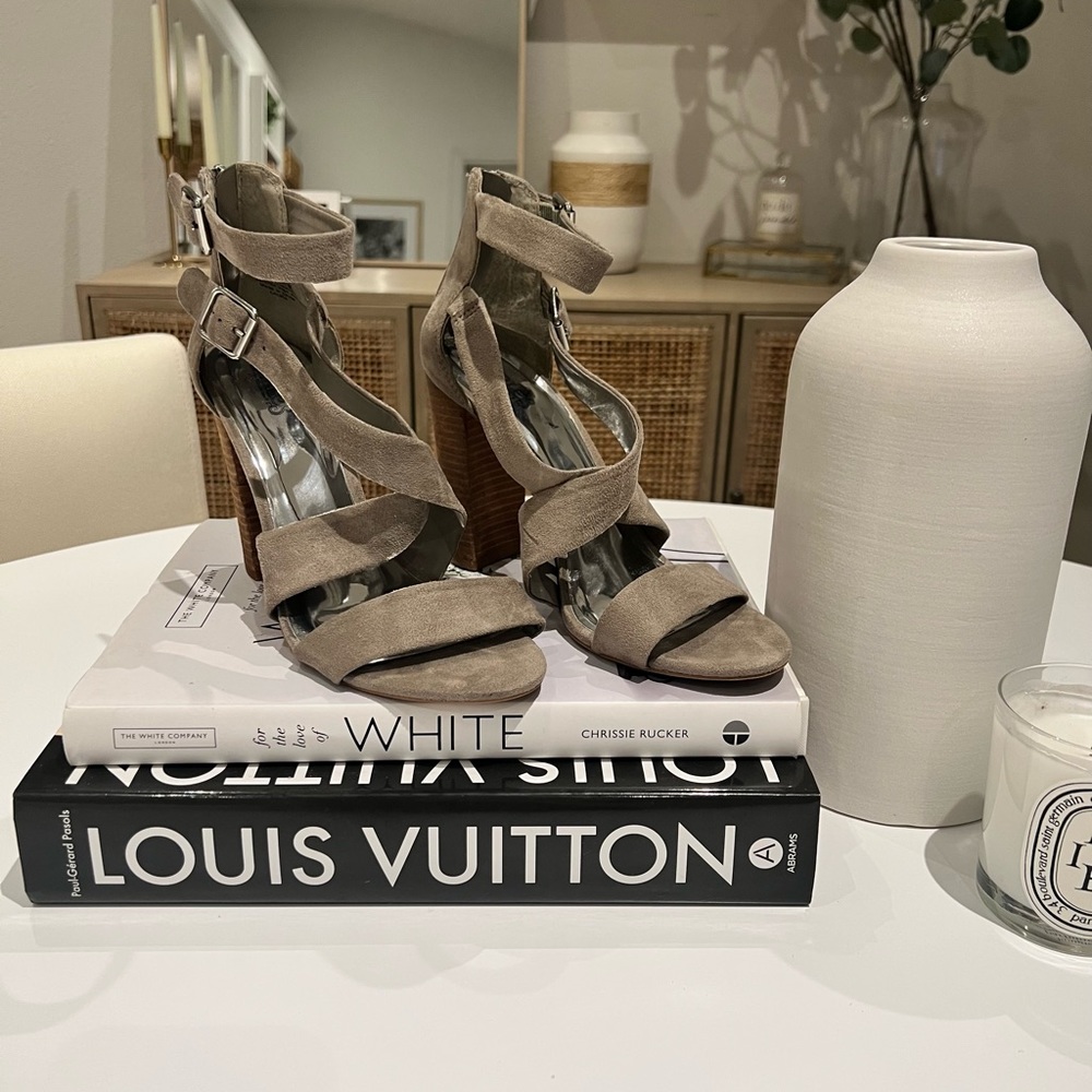Carlos Santana Heels - Laura